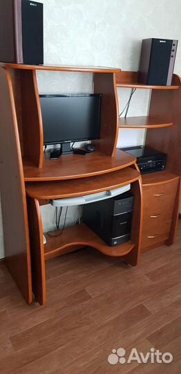 Компьютерный стол