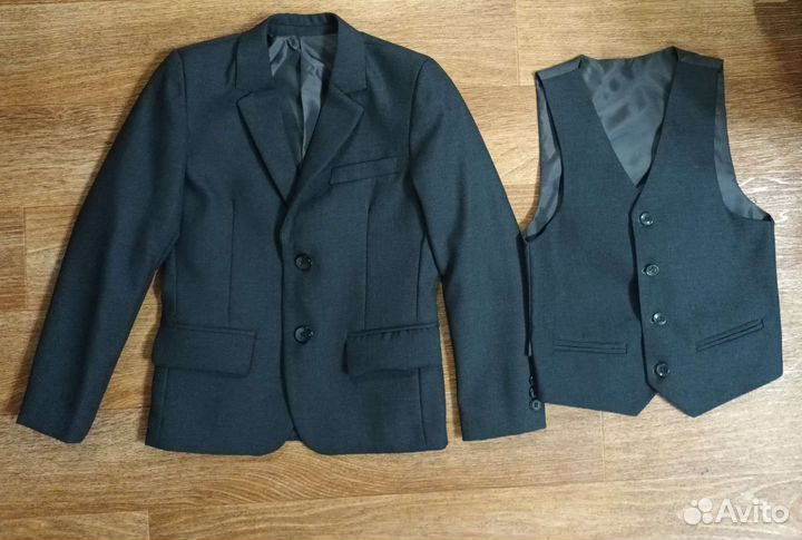 Костюм школьный