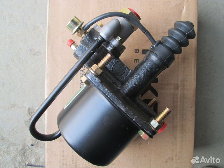 Пневмогидроусилитель сцепления d70 ад