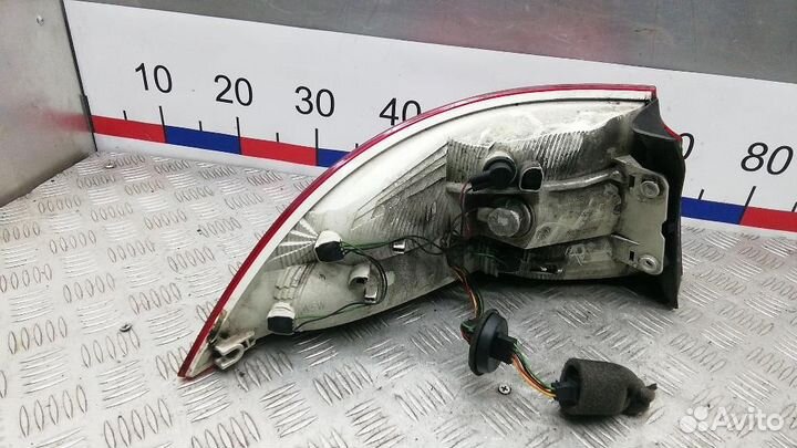 Фонарь задний правый Skoda Superb