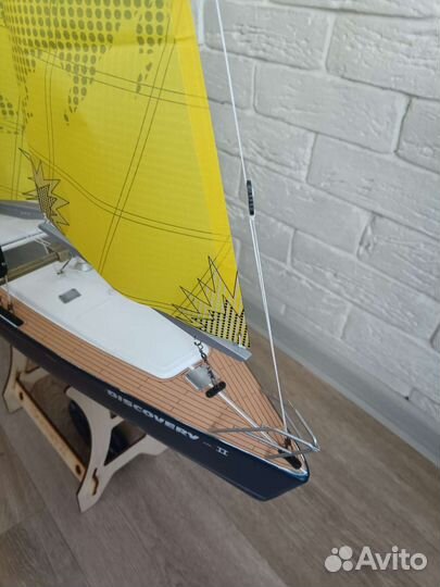 Яхта радиоуправляемая Discovery beili II