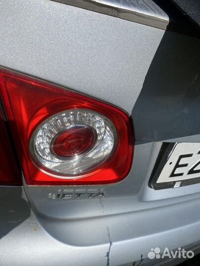 Фонарь задний Volkswagen Jetta 5