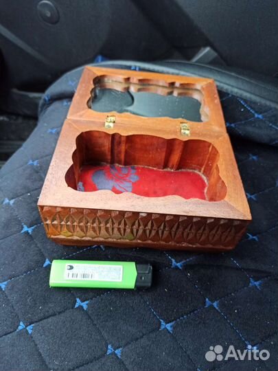Деревянная шкатулка