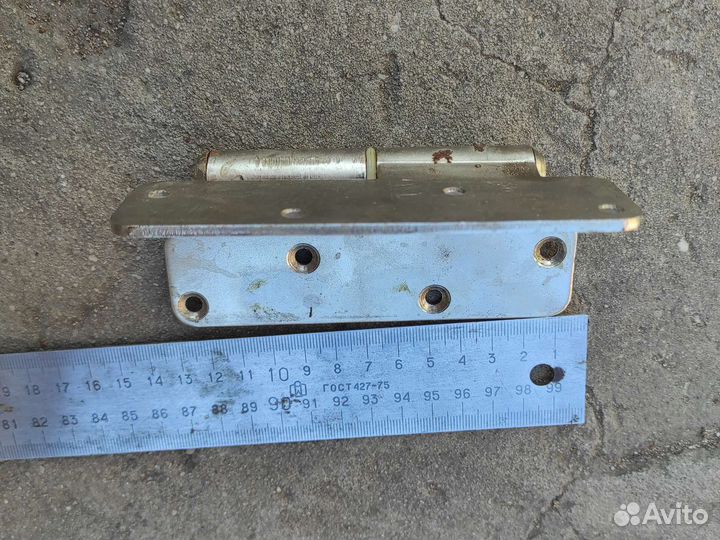 Петли для дверей