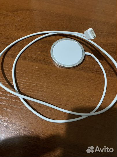 Беспроводная зарядка для iPhone