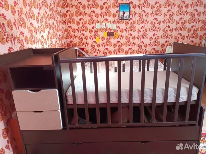 Детская кроватка с пеленальным комодом