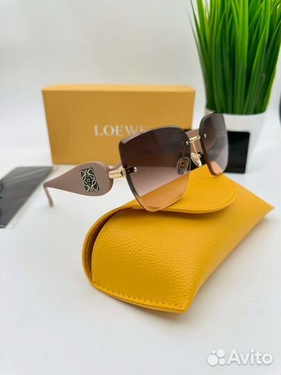 Солнцезащитные очки женские Loewe