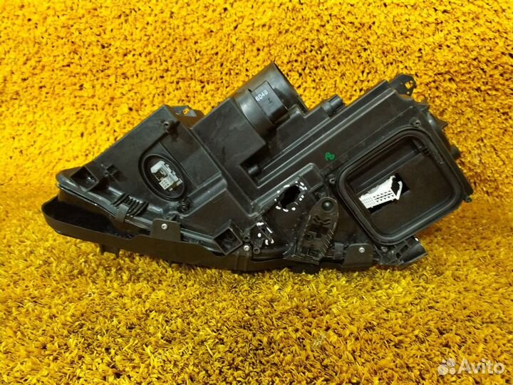 Фара правая Mercedes Gla-Class X156 2013-2017