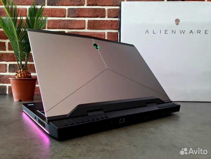 Премиальный Alienware 17 R4