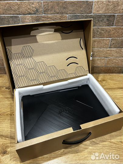 Мощный игровой ноутбук 6ядер/gtx1650ti