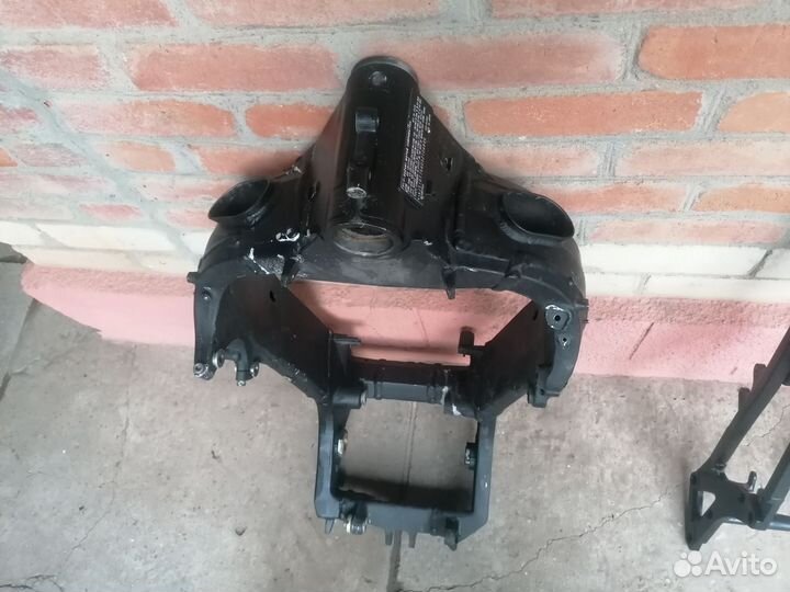 Рама маятник подрамник Suzuki GSX-R1000 K3 K4