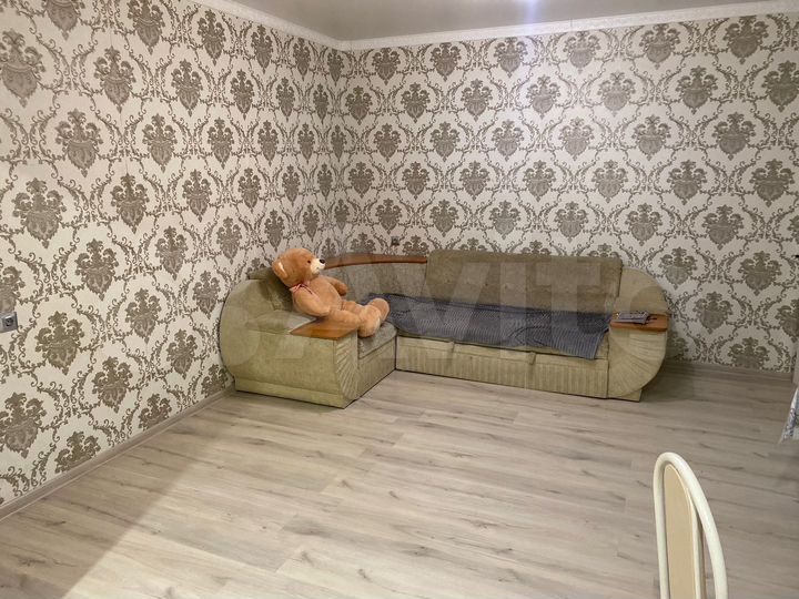 2-к. квартира, 54 м², 1/9 эт.