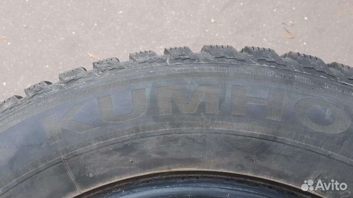 Kumho I'Zen KW22 215/65 R16 98T