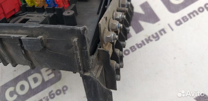 Блок предохранителей Volkswagen Golf 5