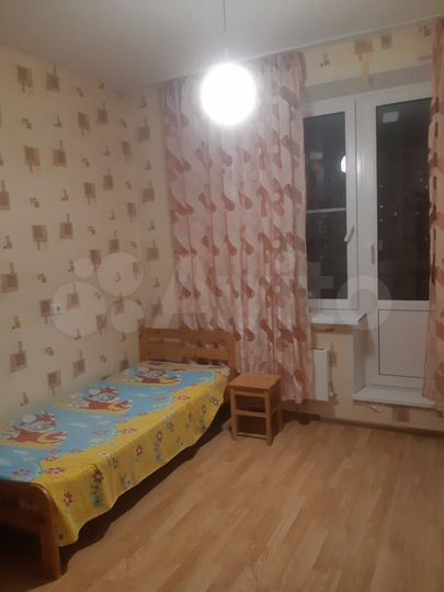 Комната 18 м² в 4-к., 10/17 эт.