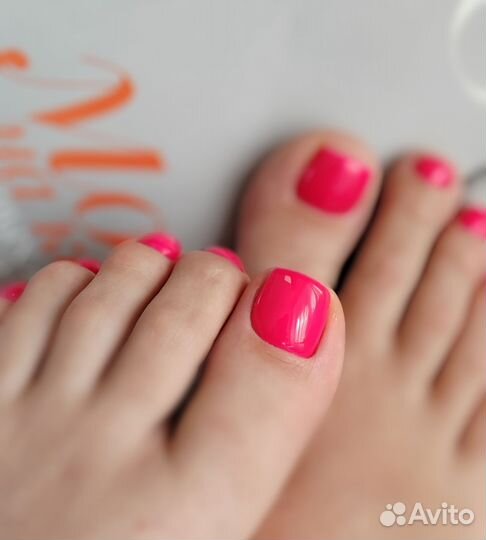 Модель на педикюр