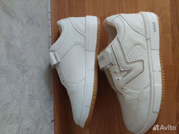 Кроссовки для девочки