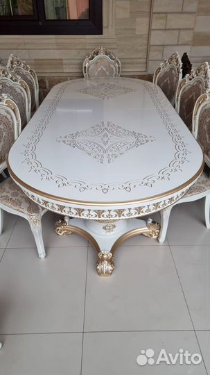 Столы и стулья