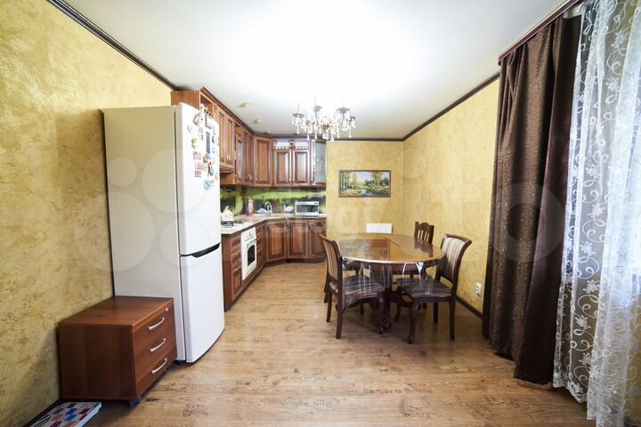 Дом 240 м² на участке 10 сот.