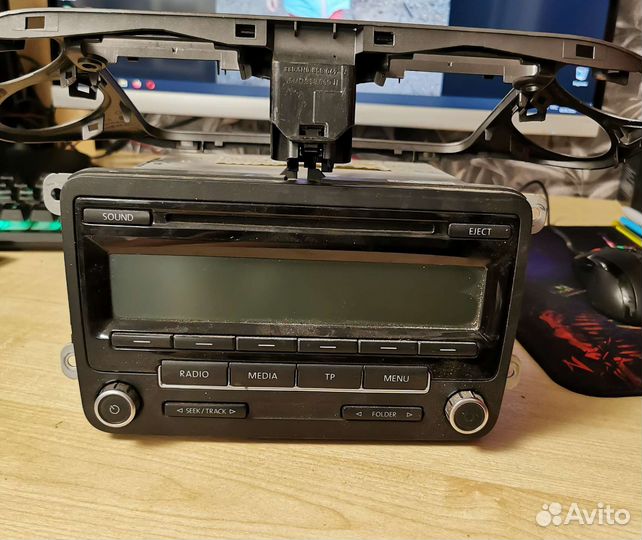 Штатная магнитола на volkswagen tiguan