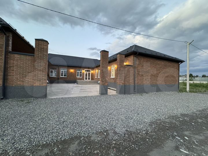 Дом 500 м² на участке 10 сот.