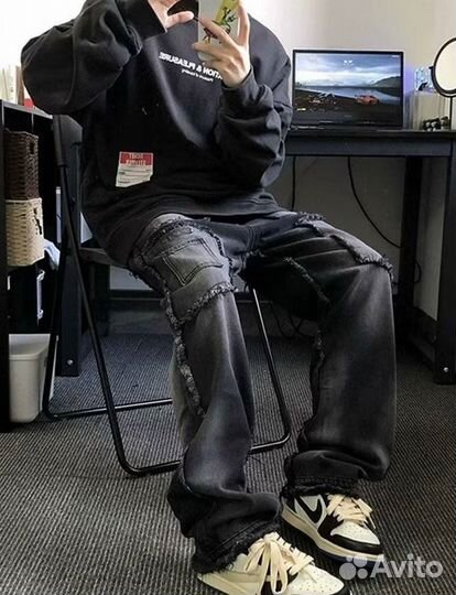 Джинсы Distressed Balenciaga Type