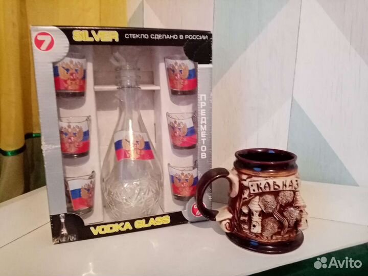 Набор новый: графин и стопки. Кружка керамика