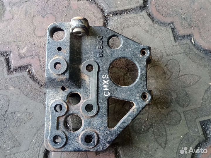 Кронштейн компрессора кондиционера Киа спектра 1.6