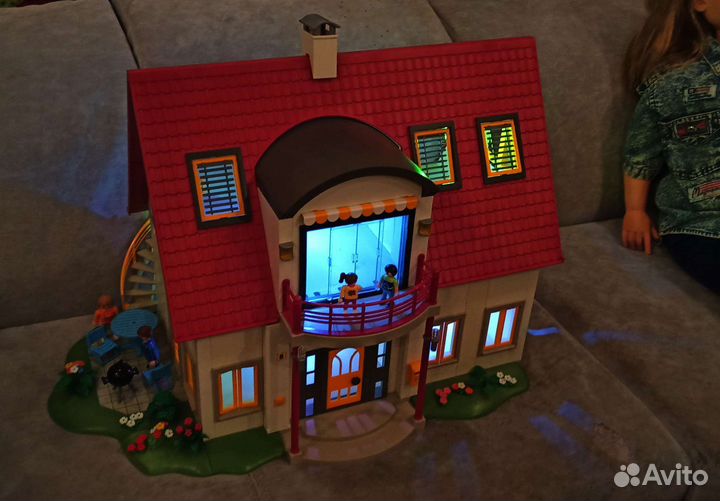 Playmobil дом со светом и зимним садом