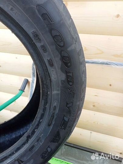 Goodyear EfficientGrip 235/60 R17 102