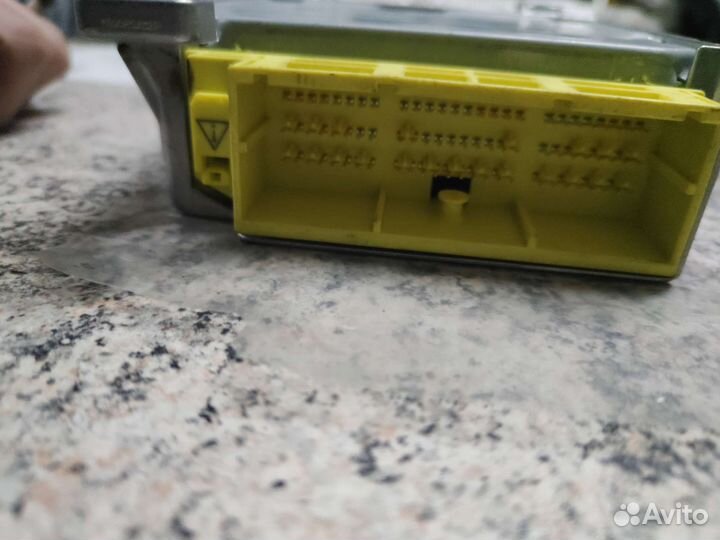 Цент. блок AIR BAG lexus IS 3