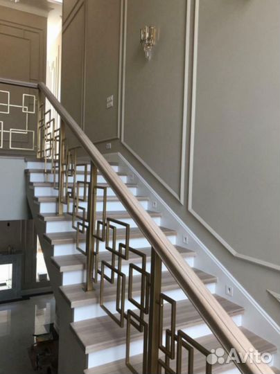 Лестница на металлокаркасе на заказ