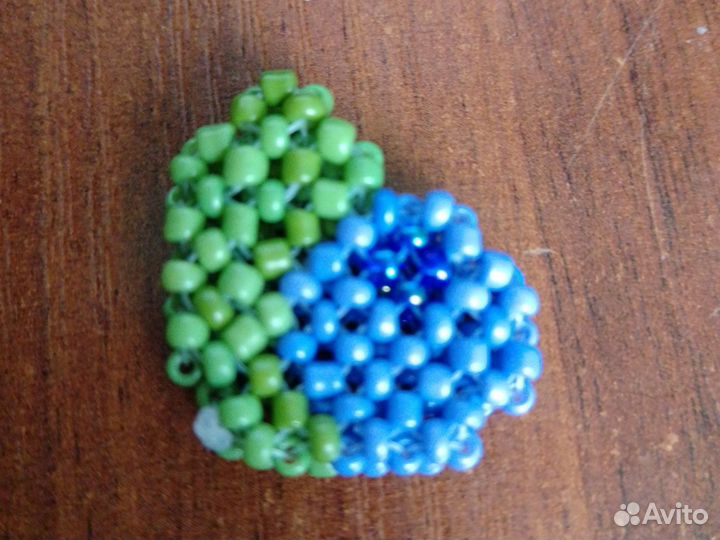 Поделка из бисера. (Черника)