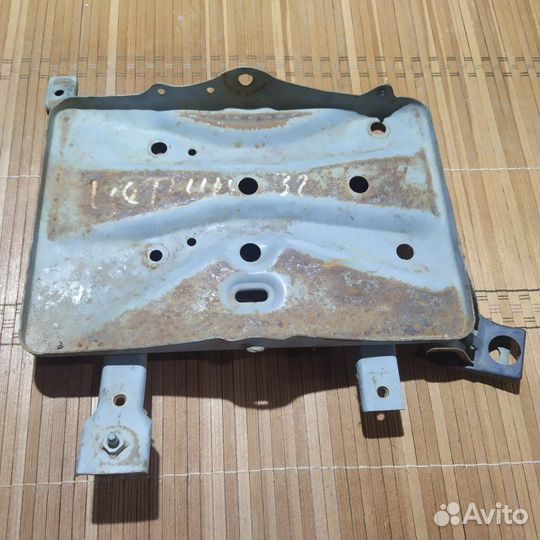 Подставка под аккумулятор Nissan Cefiro 32 седан 2