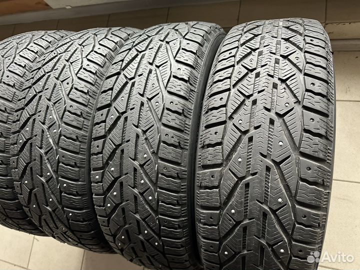 Tigar SUV Ice 215/65 R16