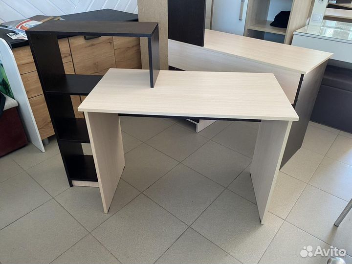 Стол компьютерный