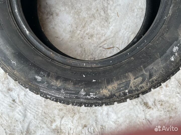 Pirelli Ice Zero 215/65 R16 102T