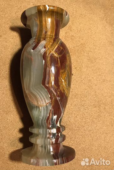 Ваза из оникса, высота 20 см