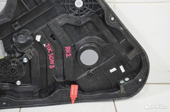 Стеклоподъемник задний правый Hyundai Tucson TL