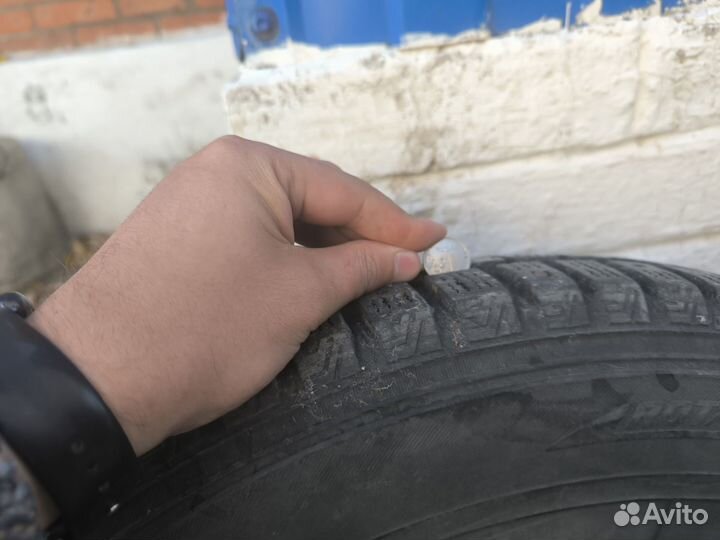 Dunlop SP Winter Ice 01 215/65 R16 102T