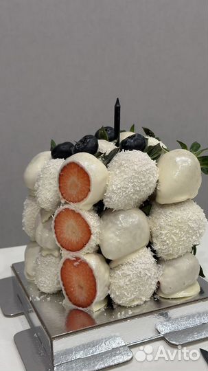 Торт из клубники в шоколаде