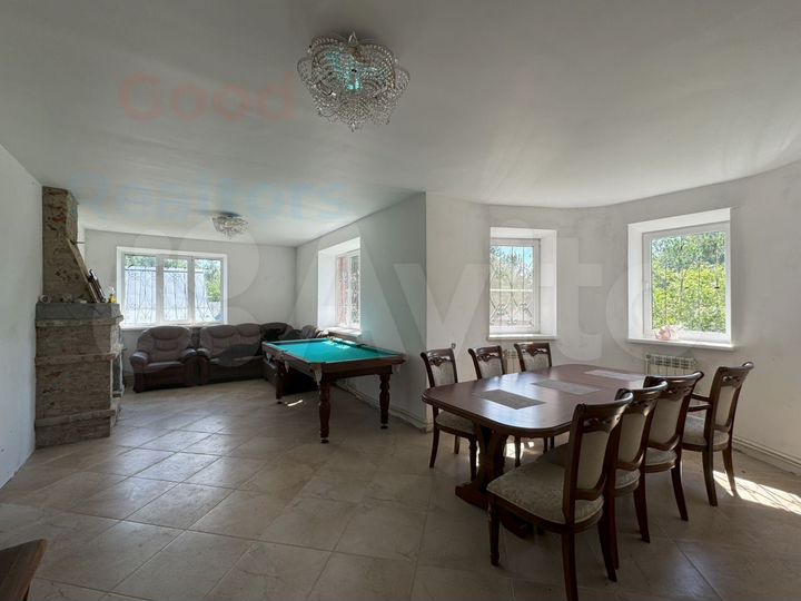 Дом 268,1 м² на участке 15 сот.