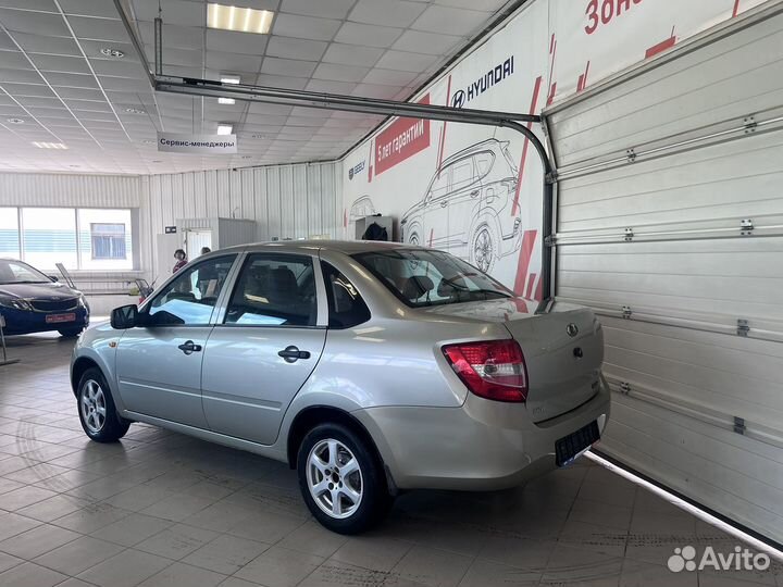 LADA Granta 1.6 МТ, 2012, 107 420 км