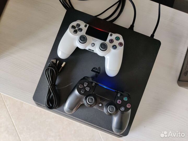 Sony PS4 slim