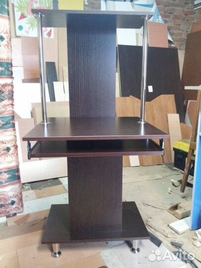 Компактный стол для ноутбука и стационарного пк