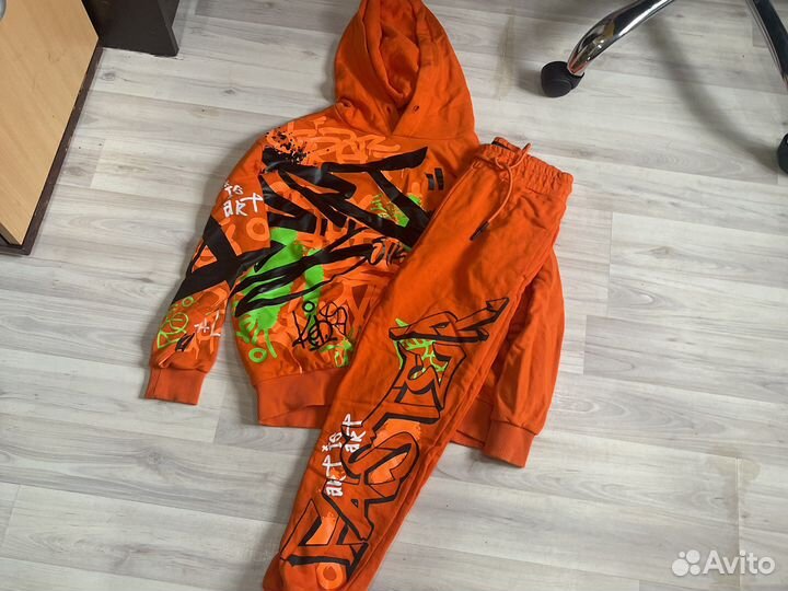 Спортивный костюм