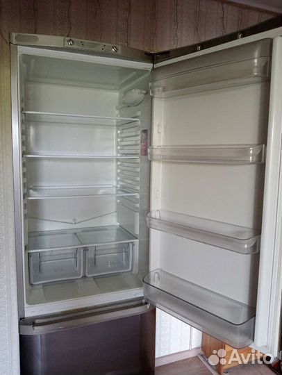 Холодильник hotpoint ariston бу