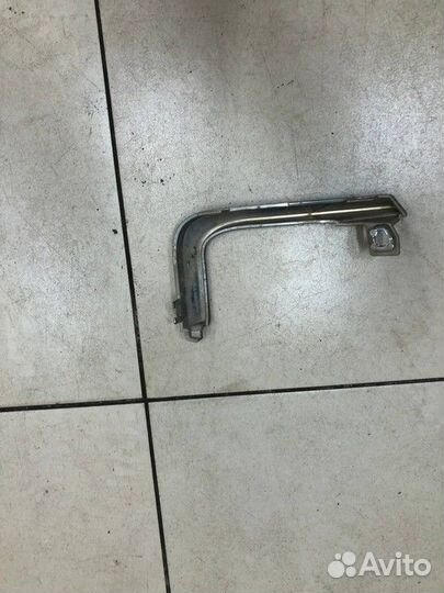 Молдинг переднего бампера левый