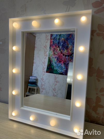 Зеркало с подсветкой для селфи thumbs up
