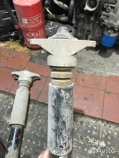 Амортизатор задний Kia Ceed 1 Hyundai Elantra 4